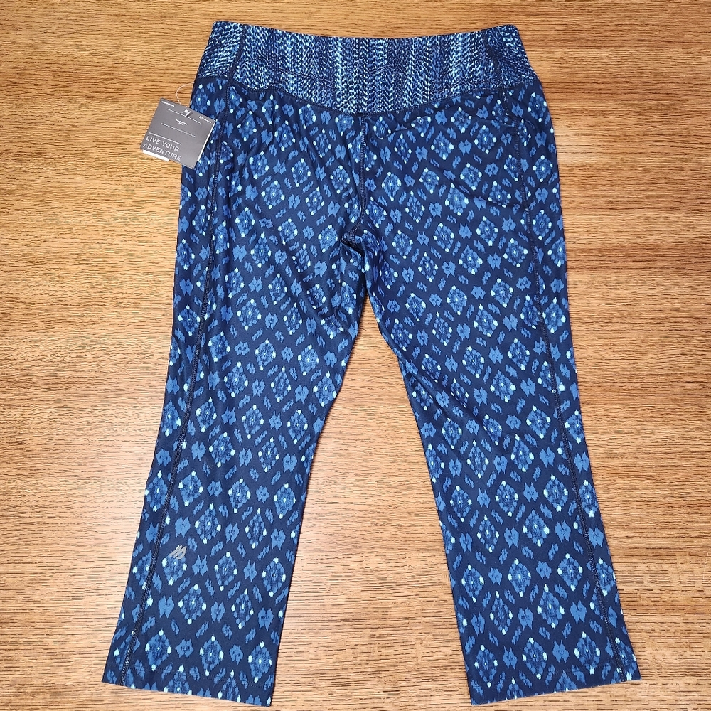 NWT Eddie Bauer Women's Cropped Free Dry Workout Leggings in Blue Ikat Print